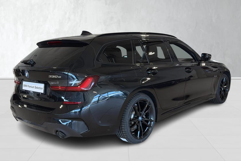 Bilde 2 av BMW 330e xDrive Touring Msport  Krok Panorama DAB+