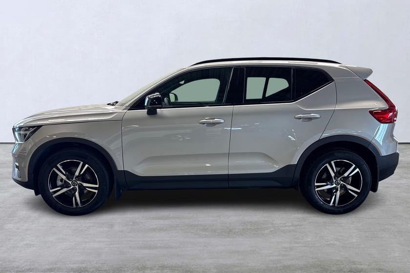 Bild 2 av Volvo XC40 B3 FWD Bensin Plus Dark