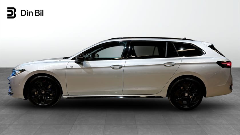 Bild 2 av Volkswagen Passat Sportscombi R-Line Black TDI193 DSG 4M P-värmare/Drag