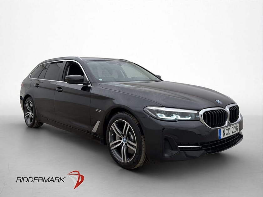 Bild 1 av BMW 530e xDrive Touring 530 Ladd-Hybrid MOMS Cockpit Drag Kamera Navi
