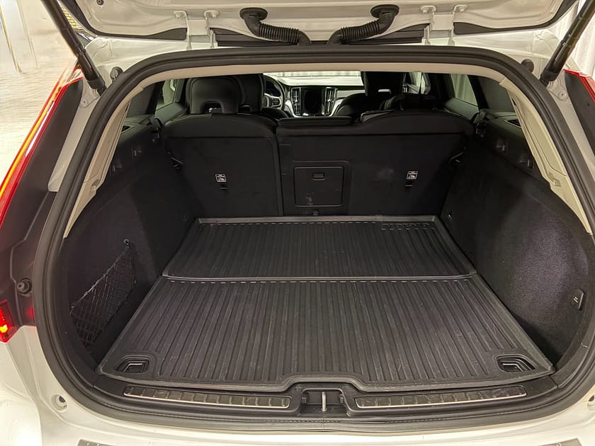 Bild 5 av Volvo V60 Recharge T6 AWD Core Edition Inkl. Vinterhjul Dragkrok