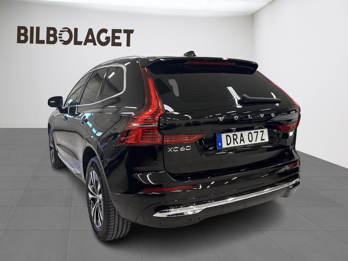 Volvo XC60 2023 - miniatyr 3
