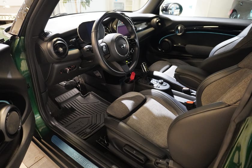 Bild 2 av MINI Cooper SE Essential Navi Farthållare CarPlay PDC LED