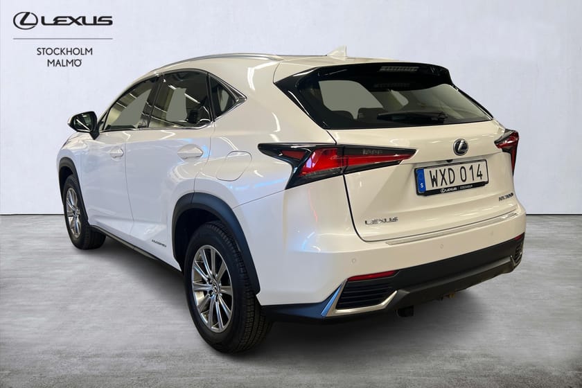 Bild 3 av Lexus NX 300h AWD Business 197hk Drag Navi Keyless B-kamera