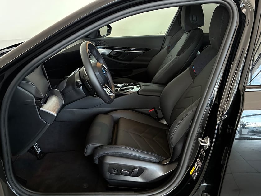 Bild 5 av BMW 530e xDrive Touring 4,95 ränta M Sport Panorama Drag H/K