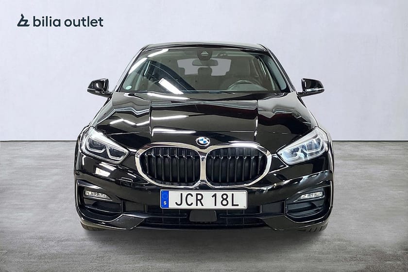 Bild 3 av BMW 118i Steptronic Sport line 136hk Cockpit M-ratt Connected