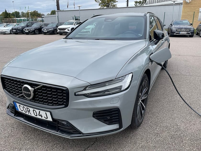 Bild 2 av Volvo V60 T6 Recharge Plus Dark plug in AWD 350HK 4x4 Läder