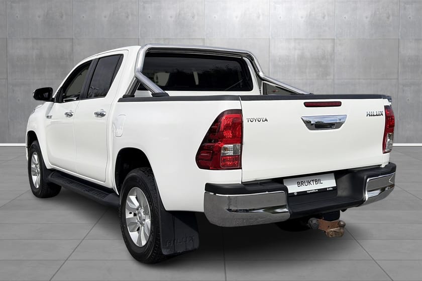 Bilde 3 av Toyota Hilux Dobbelcab 2,4 AWD, Manuell, Hvit
