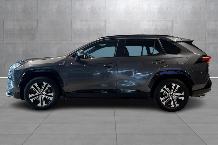 Bilde 2 av Toyota RAV4 Plug-in Hybrid Active Tech, Panorama, JBL, tilhengerfeste.