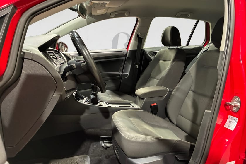 Bild 3 av Volkswagen Golf 1.2 TSI 105 HK MASTERS BLUETOOTH 13998MIL 0.43L/MIL 16"
