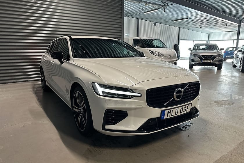 Bild 3 av Volvo V60 Recharge T6 II AWD R-Design B-kamera Värmare Navi
