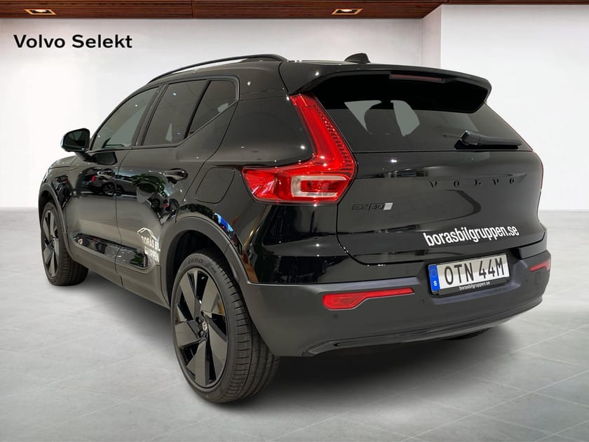 Bild 2 av Volvo EX40 Single Motor Extended Range M R Ultra Black SE - Demo