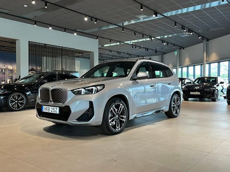 BMW iX1 xDrive30 M Sport D/A Pro Harman Kardon Head-Up Drag