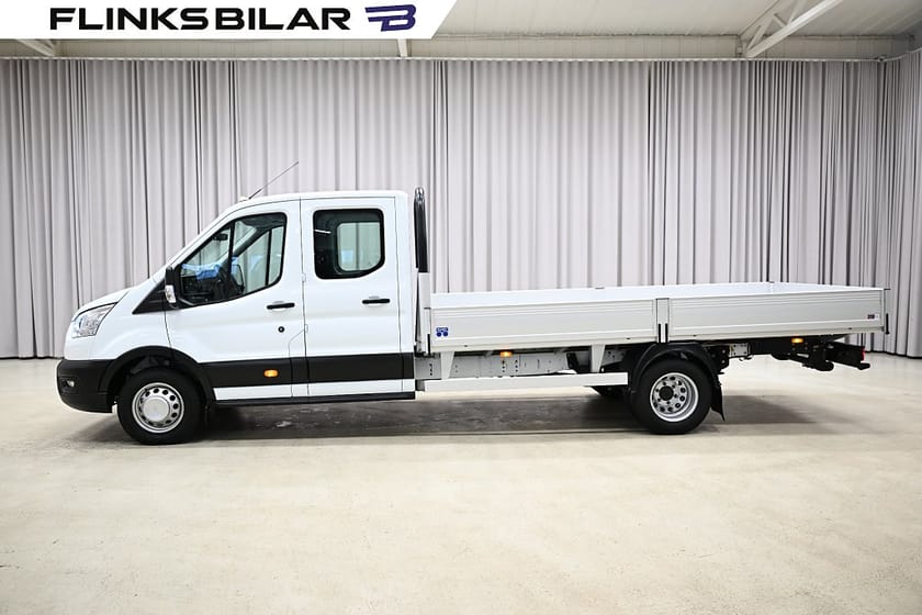 Bild 2 av Ford Transit 500 Chassi Dubbelhytt 170HK Flak Drag Värmare Moms