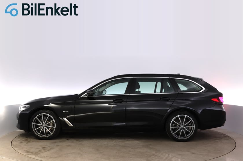Bild 5 av BMW 530e xDrive Touring Sport Connected Drag B-Kamera