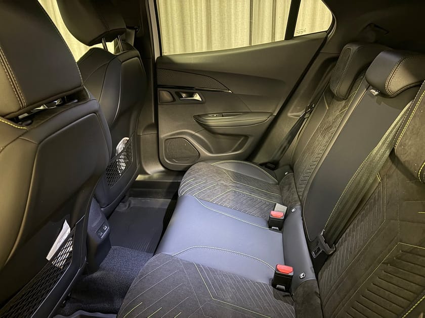 Bild 4 av Peugeot 2008 Hybrid 145 GT AUT Dragkrok Vinterhjul Demobil