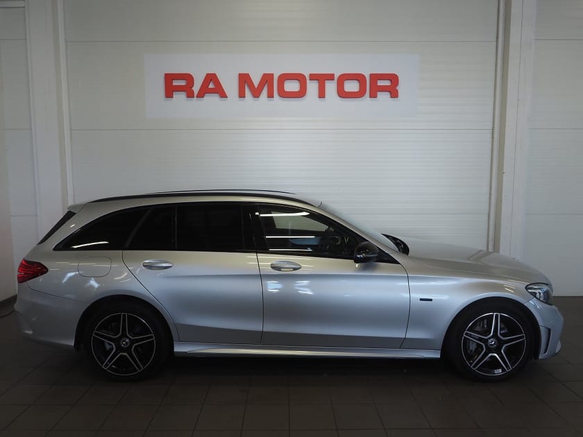 Bild 4 av Mercedes-Benz C 300 T de 306hk AMG Night Edition |Drag|Kamera|Navi|