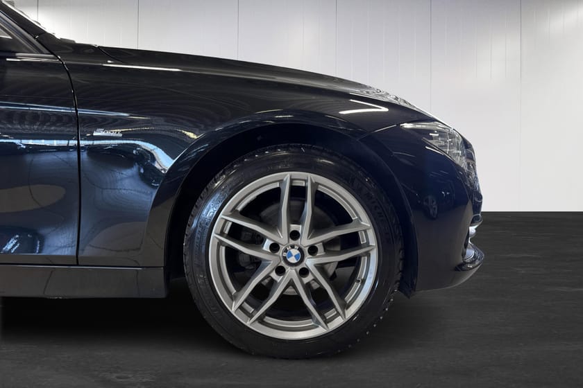 Bild 5 av BMW 320d xDrive Touring D | NAVIGATION | DRAG | STORA SKÄRMEN | SPORT-LINE