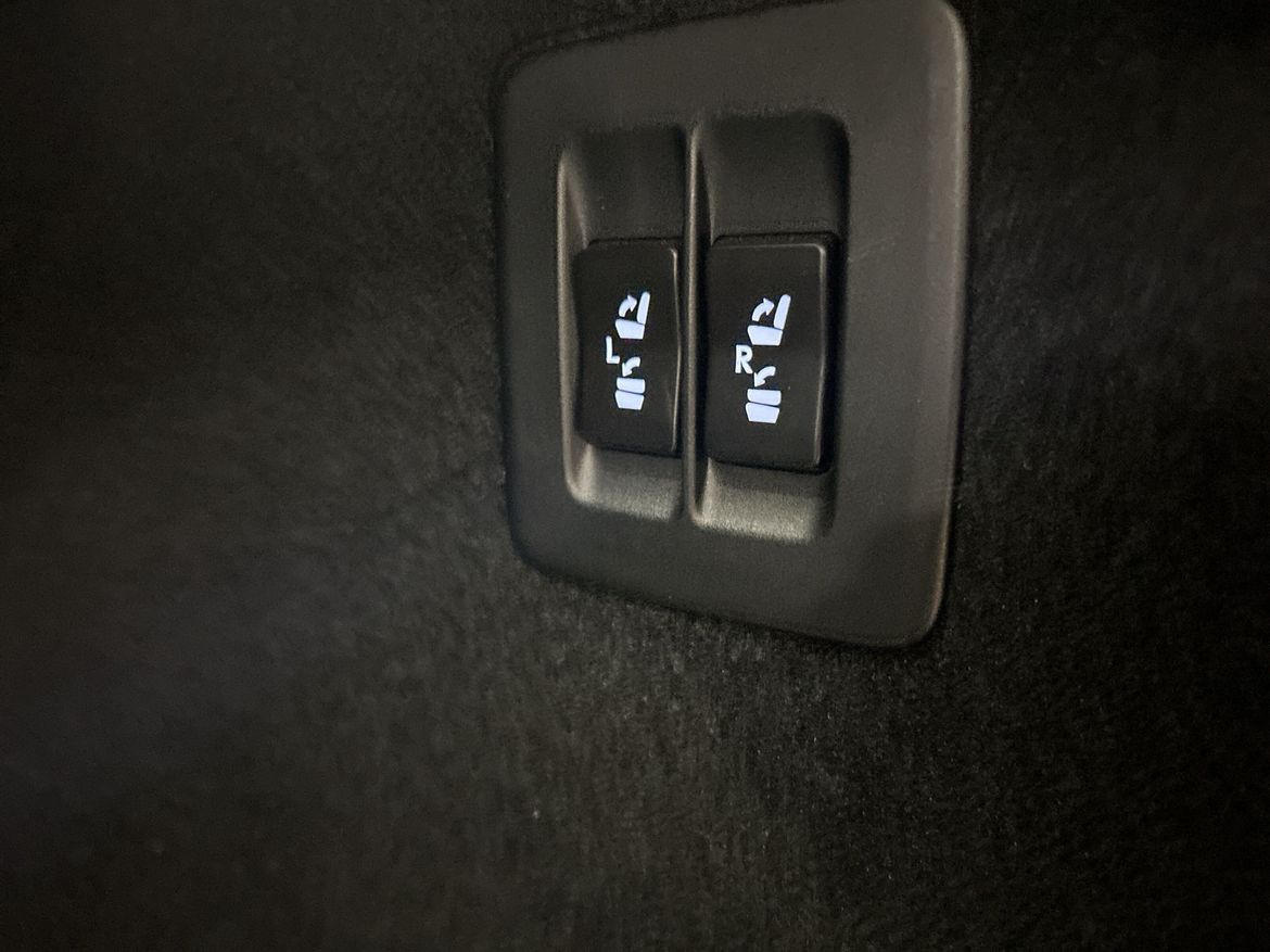 12 / 18