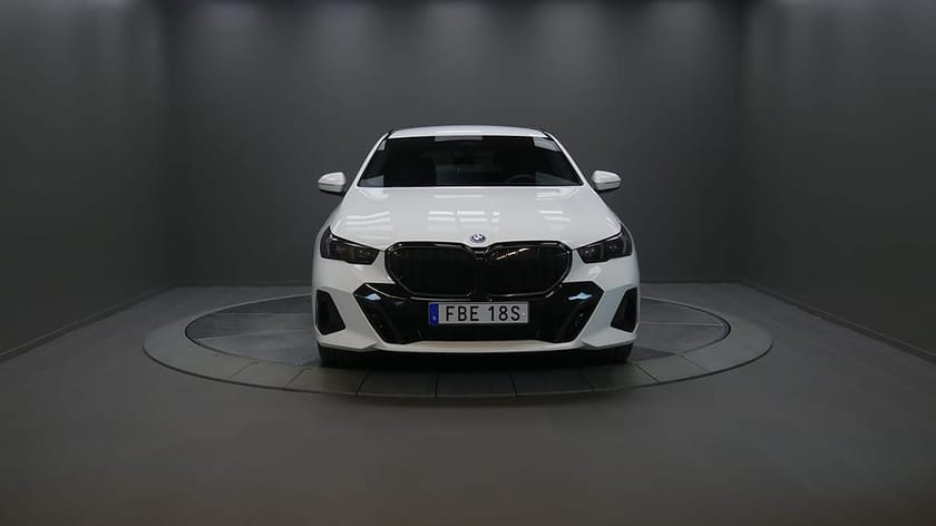 Bild 2 av BMW 530e xDrive Touring Touring/M-Sport PRO/360/HuD/Drag