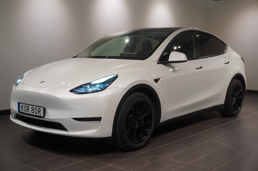 Bild 1 av Tesla Model Y Long Range AWD Panorama B-Kamera Navi Elbaklucka