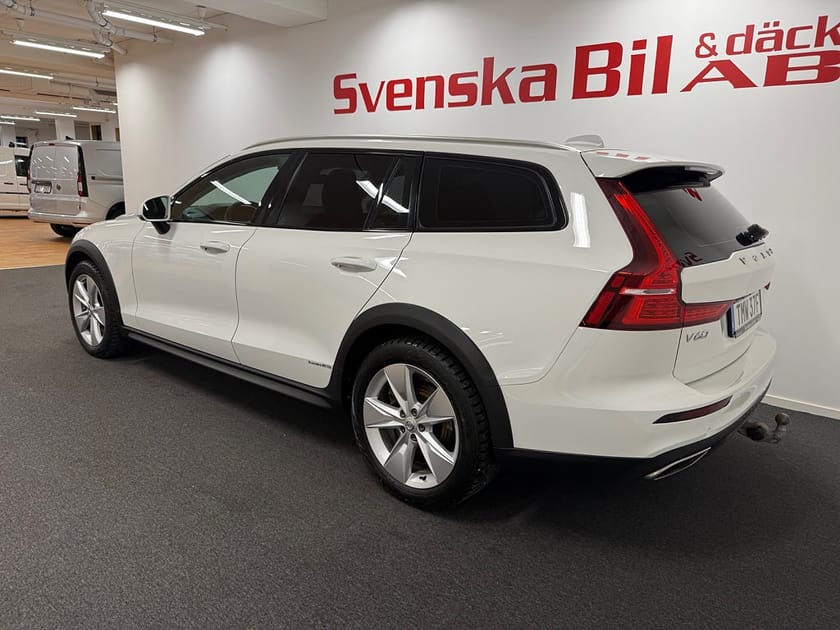 Bild 3 av Volvo V60 Cross Country D4 AWD Aut/Drag Momentum 2,99%Ränta