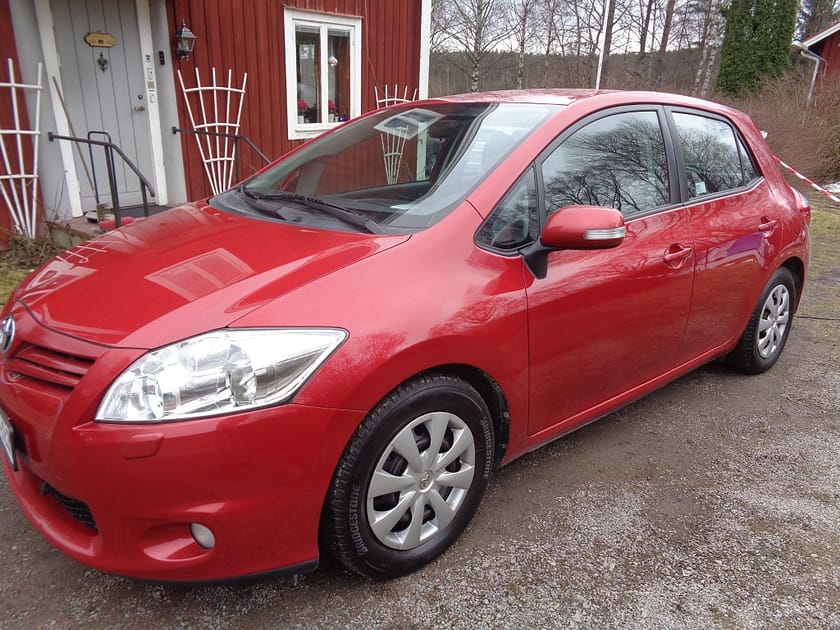 Bild 3 av Toyota Auris 5D FULLSERVAD/FÖRBR 0.45 L PER MIL/FINANS/INBYTE/6-VXL