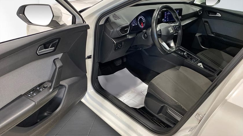 Bild 5 av SEAT Leon Sportstourer ST 2.0 TDI 4D Style Aut Kamera Rattvärme Kupévärm LED