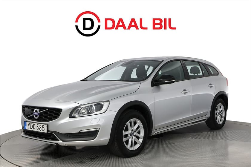 Bild 1 av Volvo V60 Cross Country D4 AWD 190HK MOMENTUM B-KAMERA NAVIGATION P-VÄRM VOC