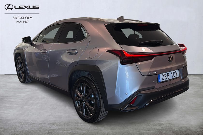 Bild 3 av Lexus UX 300h F Sport Design 199hk P-värm Navi Keyless Backkamera