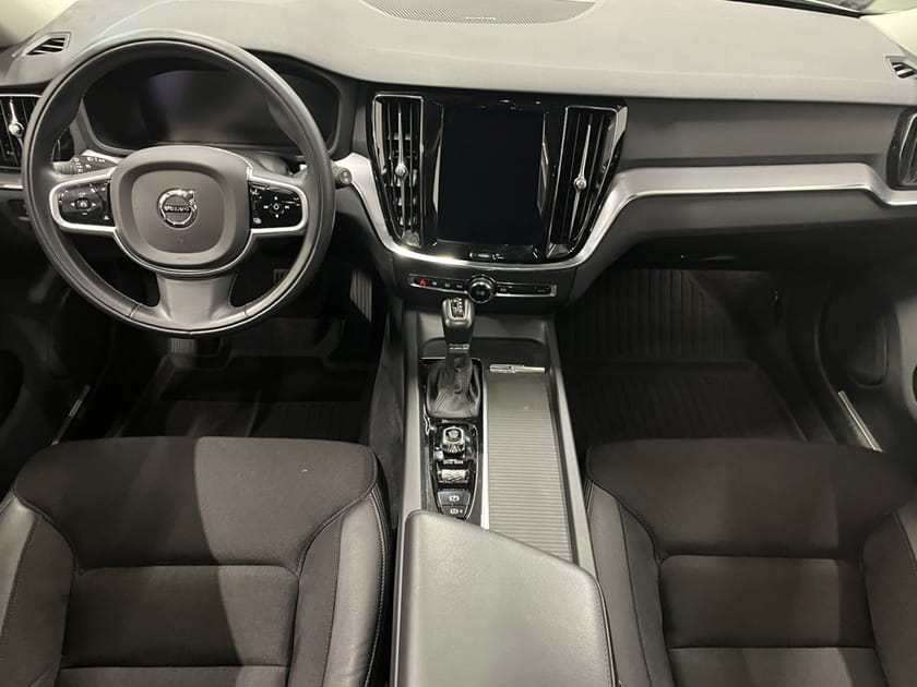Bild 5 av Volvo V60 D4 Mom Adv Edt *V-hjul/HuD/Navi/Pano/SE SPEC*