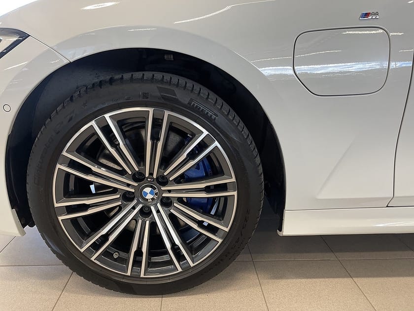 Bild 5 av BMW 330e Touring 292HK M-sport / Drag / Navigation
