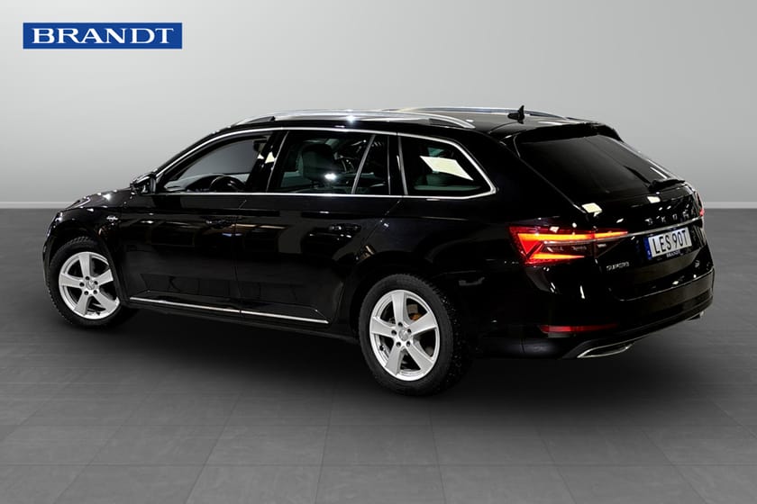 Bild 2 av Škoda Superb iV Kombi 1.4 TSI DSG 218hk