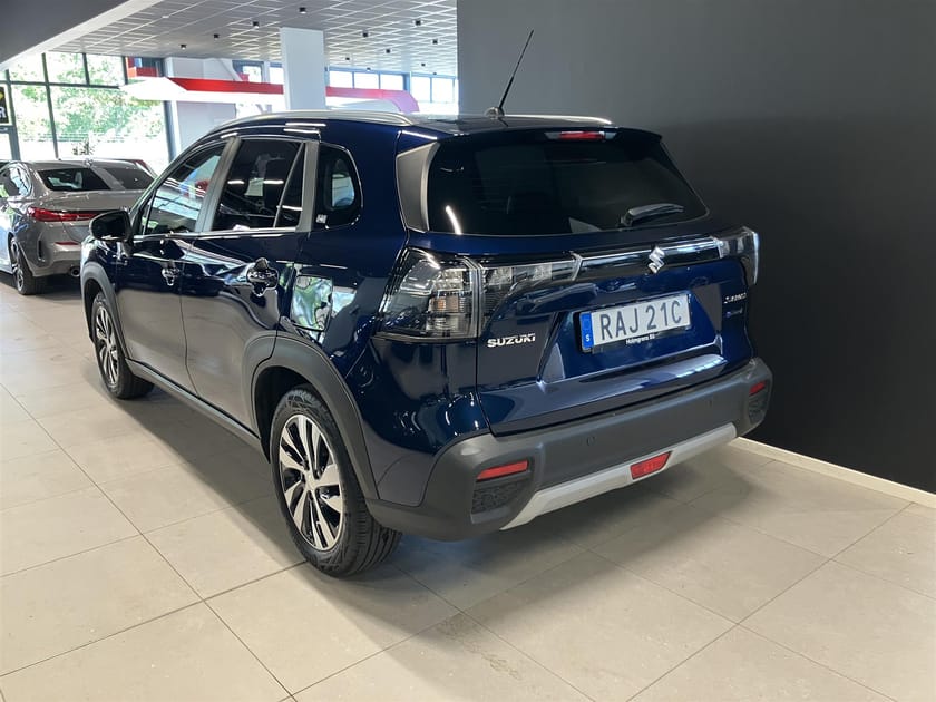 Bild 3 av Suzuki S-Cross HEV AllGrip Servad Led-Ramp Pano Kupévärme 115hk