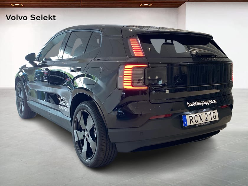 Bild 2 av Volvo EX30 P5 Long Range RWD Plus Black Edt - Demo