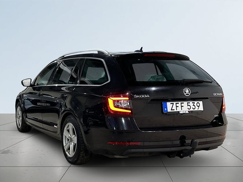 Bild 5 av Škoda Octavia Kombi Skoda 2.0 TDI 4x4 Style Drag Dvärm Canton GPS SoV MOMS