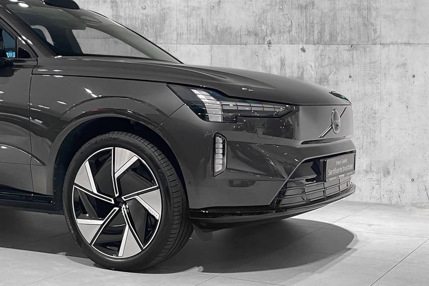 Bilde 2 av Volvo EX90 Twin Motor Performance 7-seater Ultra KROK|22"|B&W|PILOT.ASSIST|7S