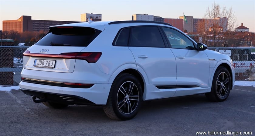 Bild 3 av Audi e-tron 55 quattro 408hk S/V-hjul Drag