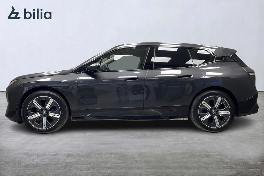 Bild 5 av BMW iX xDrive50 Comfort, Sport line, Alu 21" / Drag /