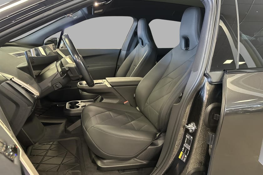 Bilde 2 av BMW iX xDrive50 50 Fully Charged, Sport, Laser, Sky-Lounge, Krok, 21''