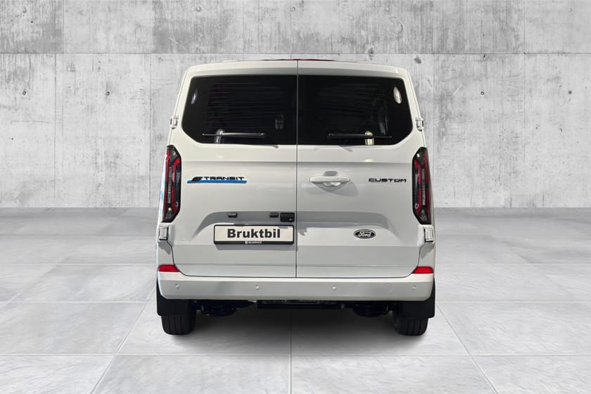 Bilde 4 av Ford E-Transit Custom 340 218hk RWD L2 Limited / Takstativ / ACC / Krok