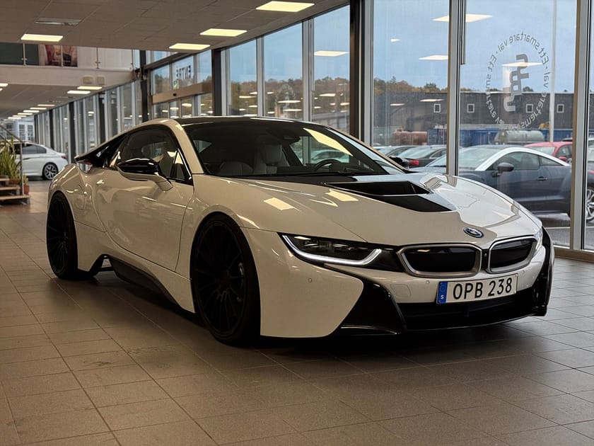 Bild 1 av BMW i8 Plug-In Hybrid AWD B-Kamera Navi H/K HUD GPS 362hk
