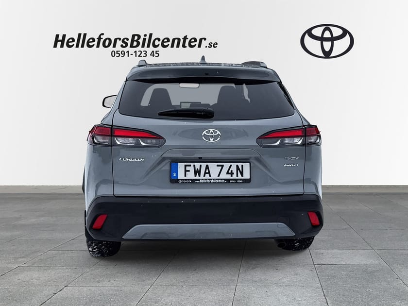 Bild 4 av Toyota Corolla Cross Hybrid AWD-i Style V-Hjul P-Sensorer Värmare