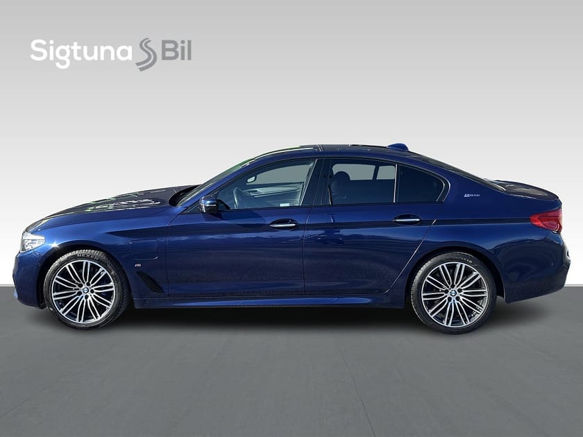 Bild 3 av BMW 530e iPerformance Sedan M Sport / Backkamera / Keyless