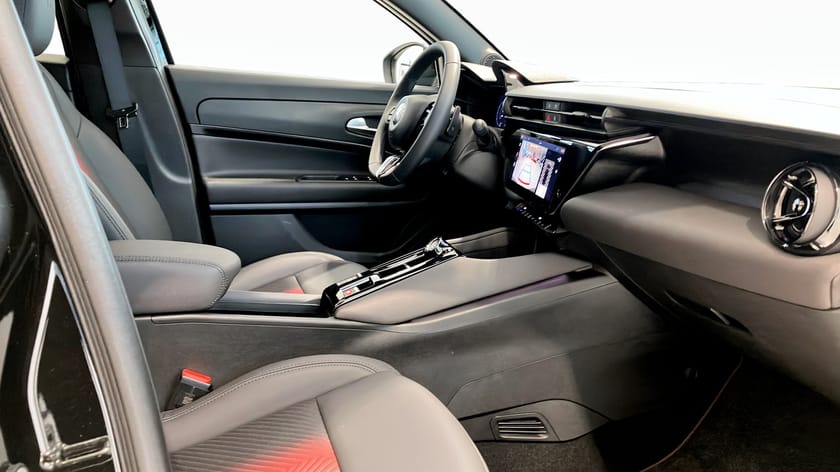 Bild 3 av Alfa Romeo Junior Ibrida SPECIALE 136HP TECNICA *AVB. 0% RÄNTA+FRIA VINTERHJUL