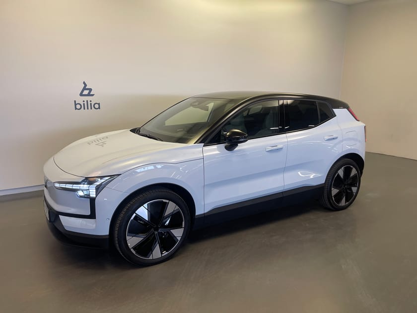 Bild 1 av Volvo EX30 Twin Motor Performance Ultra / 20" hjul / Tonade rutor / Navigation /