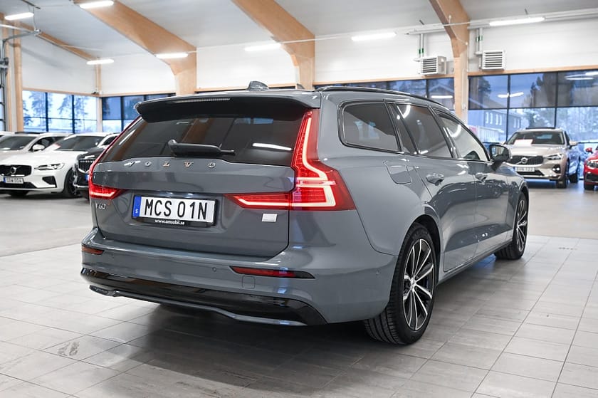 Bild 5 av Volvo V60 Recharge T6 AWD Plus Dark 360°  H/K Panorama 350hk