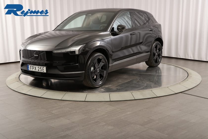 Bild 1 av Volvo EX30 Single Motor Extended Range SM Plus Black Edt