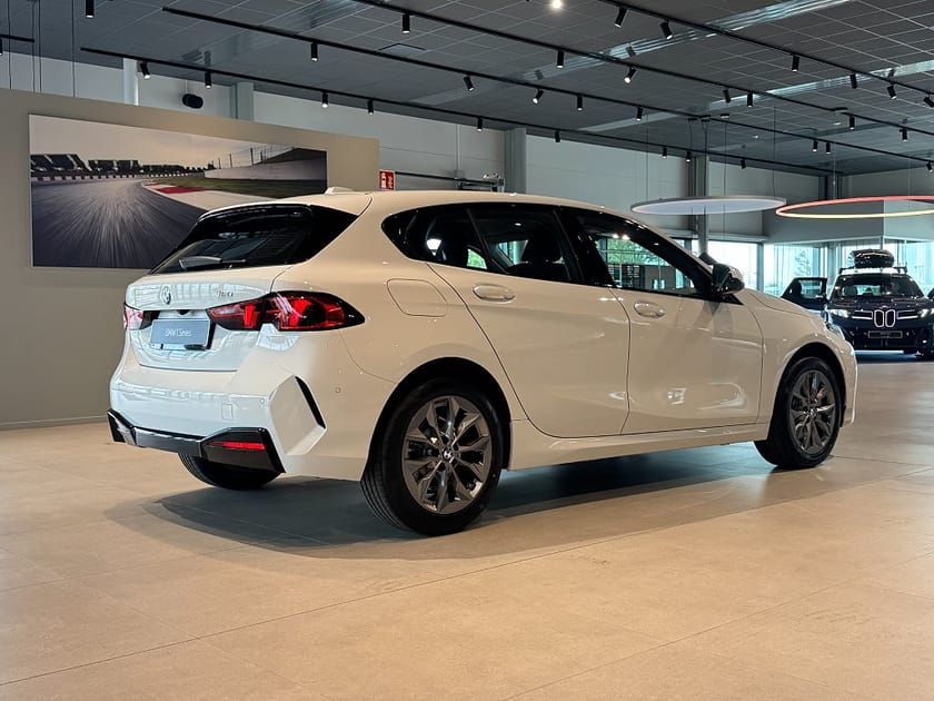 Bild 4 av BMW 120 Rattvärme Stolsvärme Backkamera D/A
