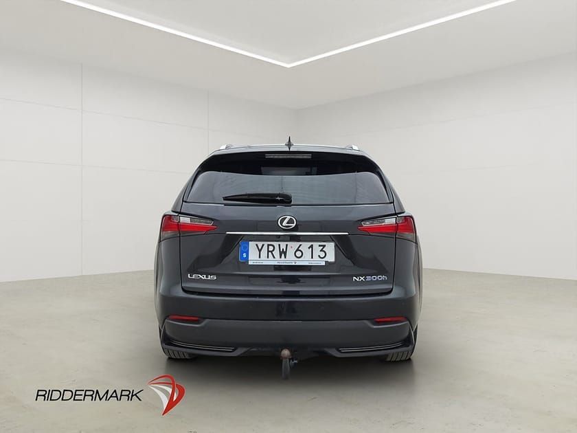 Bild 3 av Lexus NX 300h AWD Executive Navi El-bagage Keyless Läder